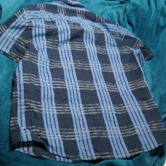 Men's St. John's Bay button down shirt. - Picture 4 of 4